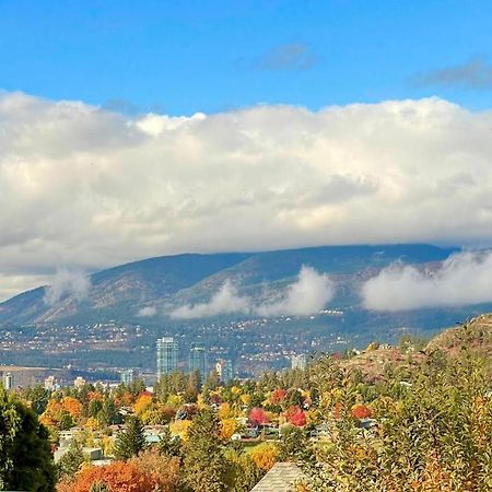 A Vista Villa Couples Retreat Kelowna Exteriör bild