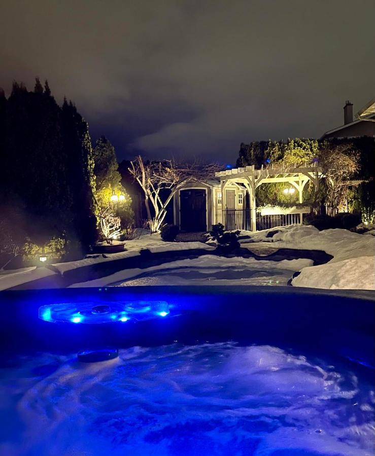 A Vista Villa Couples Retreat Kelowna Exteriör bild